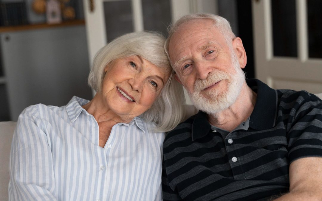 Ayudas para personas mayores de 80 años: guía completa y actualizada